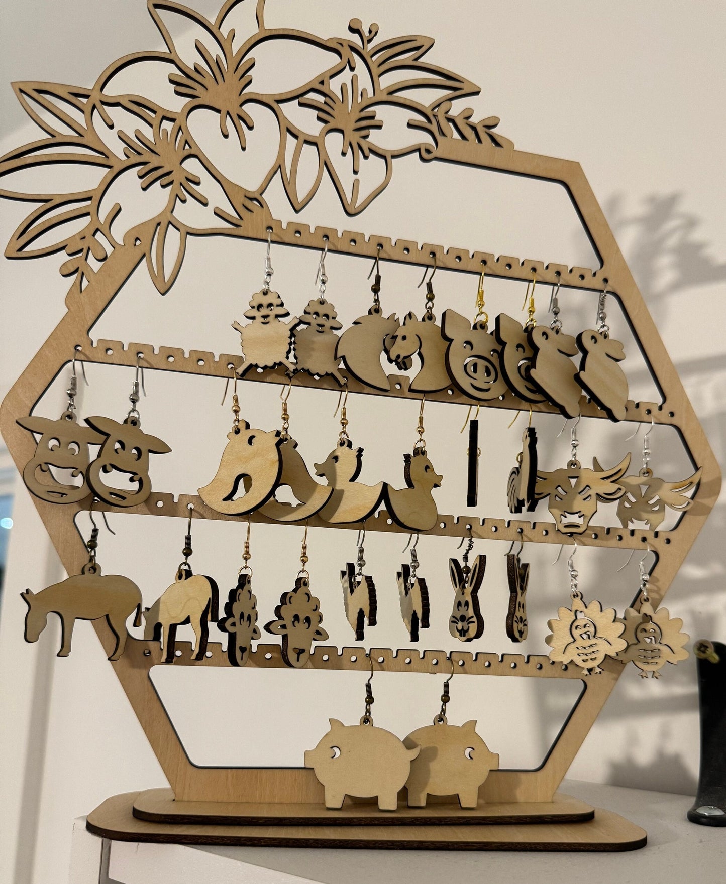 Earring stand, holder, jewellery, storage, dangle, drop down