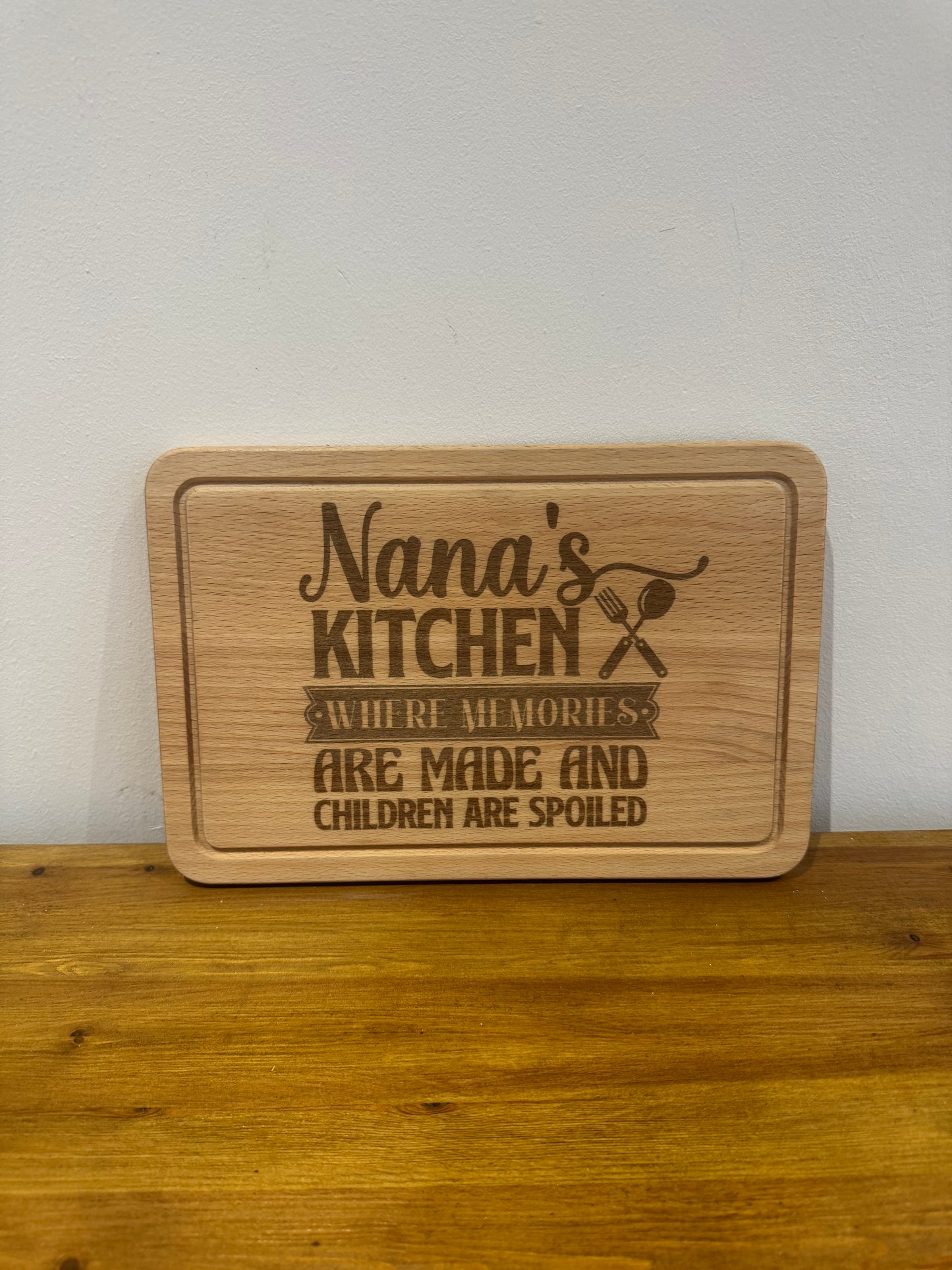 Nana chopping board. Gift, birthday, mothers day, anniversary.