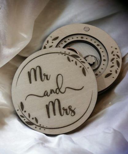Wooden wedding ring box. Ring box, Mr & Mrs, Wedding